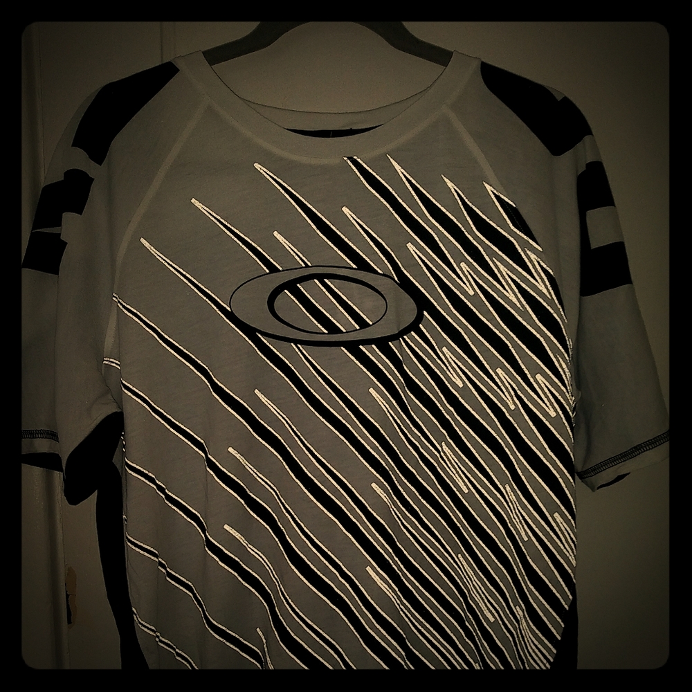 Oakley sports tee